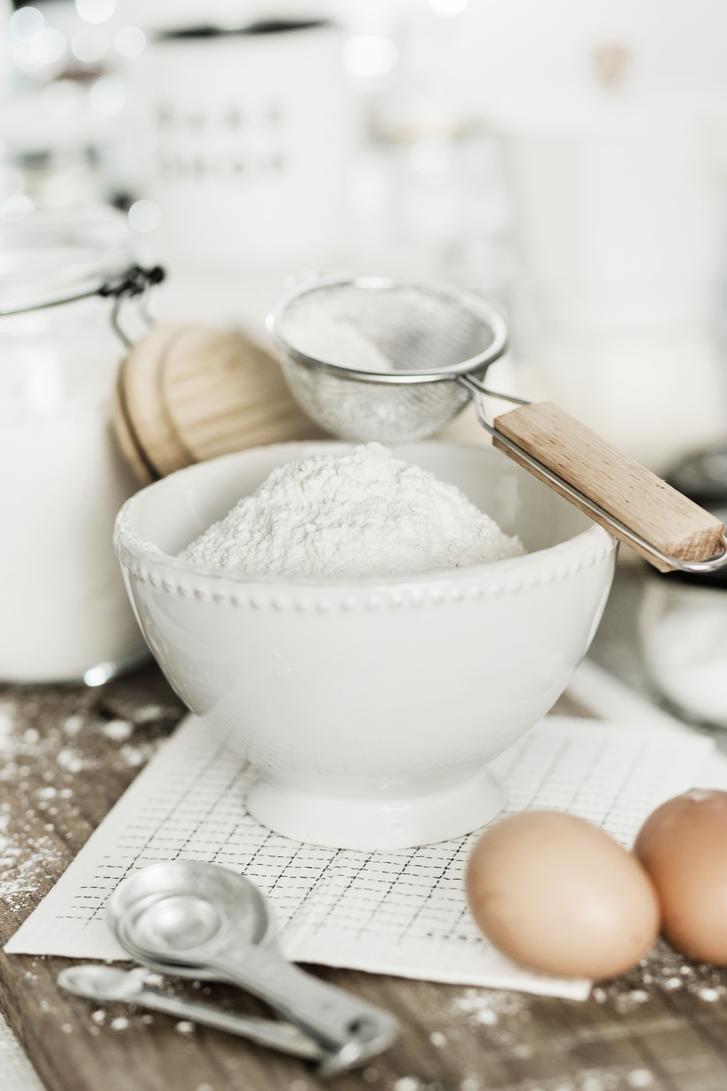 All-purpose glues typically consist of polyvinyl acetate, dextrin, or similar substances. They rely on water evaporation or mechanical drying to cure. Baking soda does not interact chemically with these components. Introducing baking soda instead disturbs the glue’s formulation, potentially weakening its adhesive power.